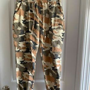 Cargo pants, camo